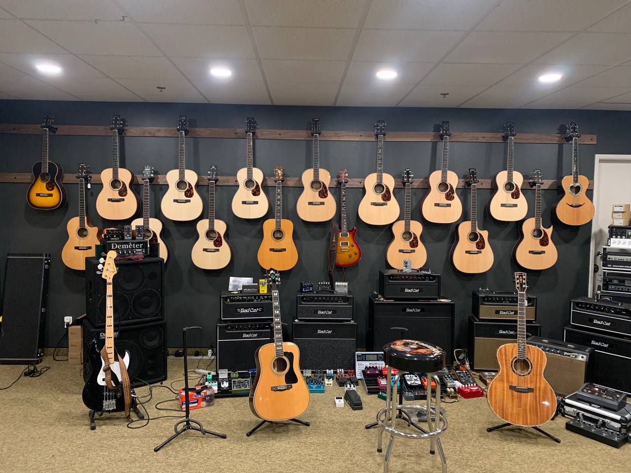 Rare Guitar Gallery